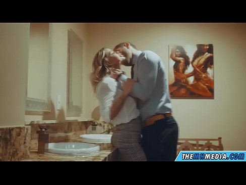 ❤️ Lè yon blond bèl sedui ou nan yon twalèt piblik ❤❌ Porno vk nan ht.sexuria-net.ru ❌️